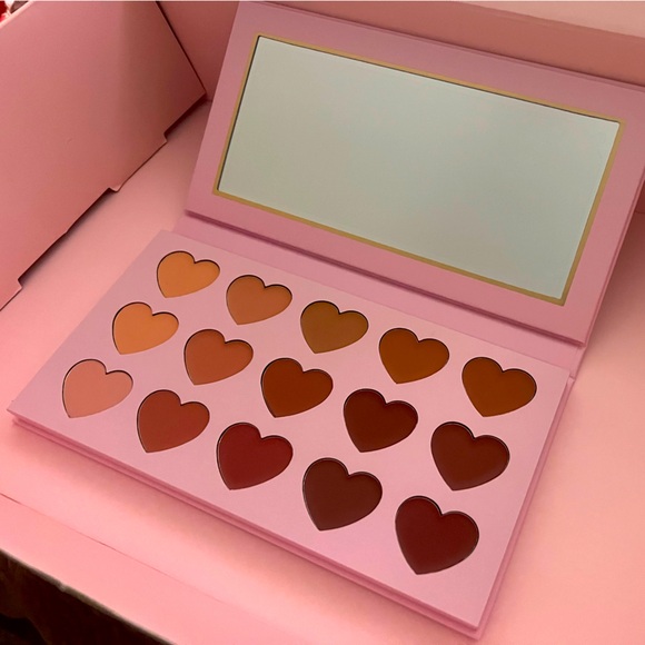 P Louise 15 pan lipstick palette with mirror - Picture 4 of 5